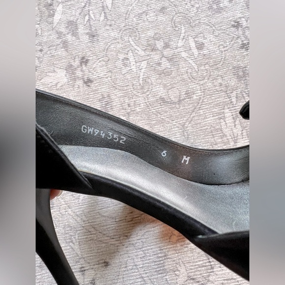 Stuart Weitzman Satin Bolero Black Pump Size 6 - Picture 4 of 10